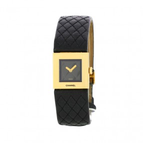 Montre Chanel Matelassée En Or