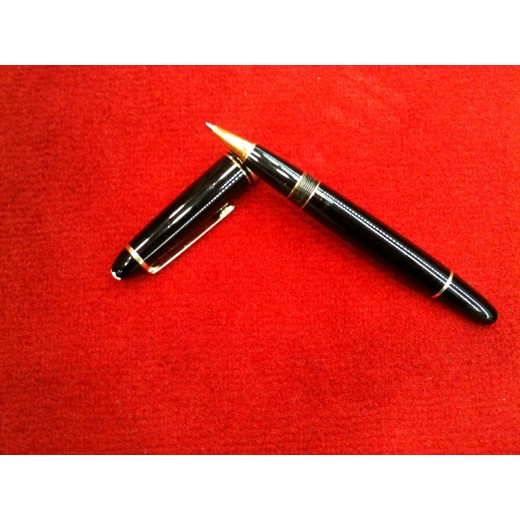 Stylo roller  Montblanc Meisterstück