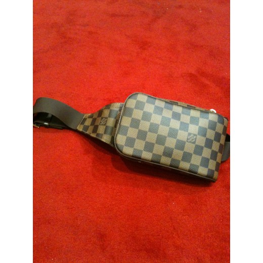 Pochette Louis Vuitton Géronimos en toile damier