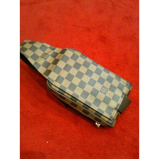 Pochette Louis Vuitton Géronimos en toile damier