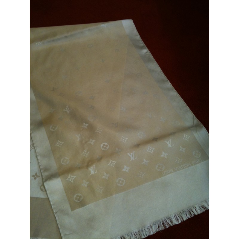 foulard louis vuitton carre 55 cm monogram en