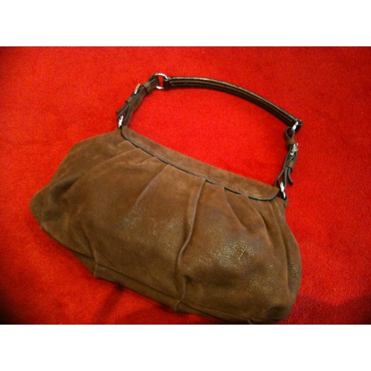 Sac PRADA porté épaule