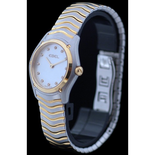 Montre Ebel Classic Lady Wave en or, nacre et diamants