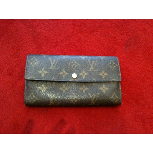 Pochette porte-monnaie crédit VUITTON