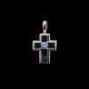Pendentif croix ancien en or, diamant et émeraudes