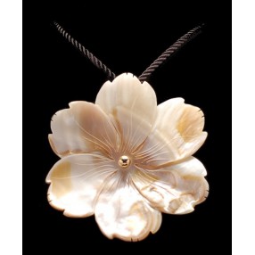 Pendentif fleur Nacre