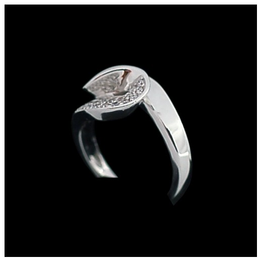 Bague moderne en or et diamants