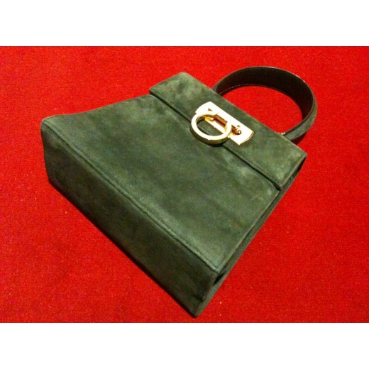 Sac Salvatore Ferragamo en velour vert