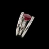 Bague moderne en or, diamants et rubis