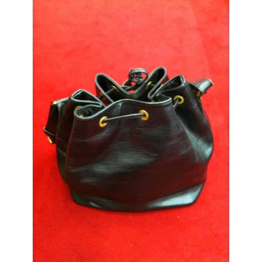Sac Louis Vuitton Noé PM en cuir épi noir