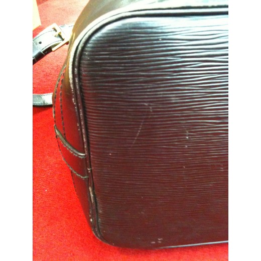 Sac Louis Vuitton Noé GM en cuir épi noir