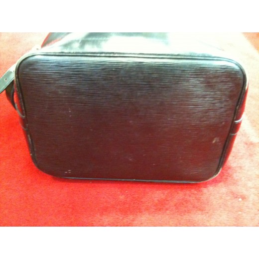 Sac Louis Vuitton Noé GM en cuir épi noir