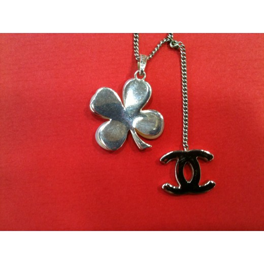 Collier Chanel Trèfle nacré et argent