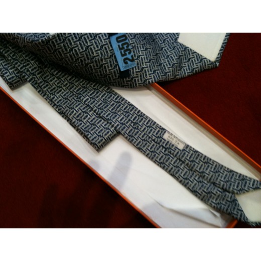 Cravate hermes