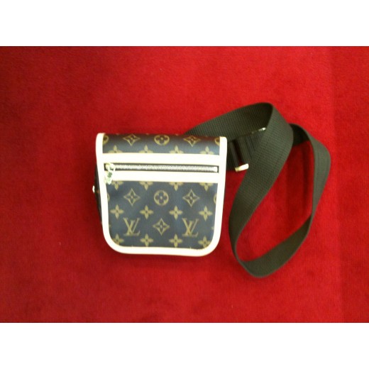 Sac Louis Vuitton Bum Bag Bosphore en toile monogram