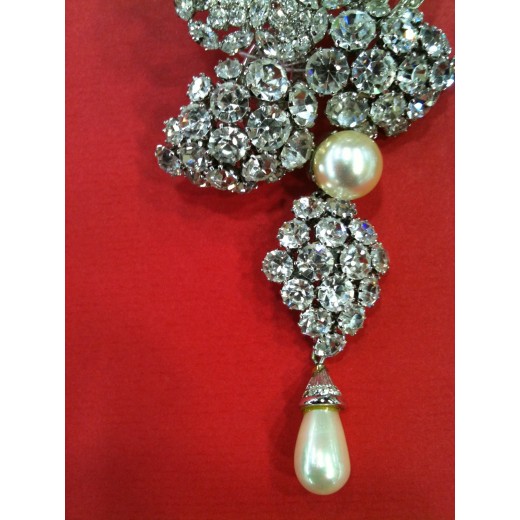 Boucles d'oreilles exceptionnelles Christian Dior strass