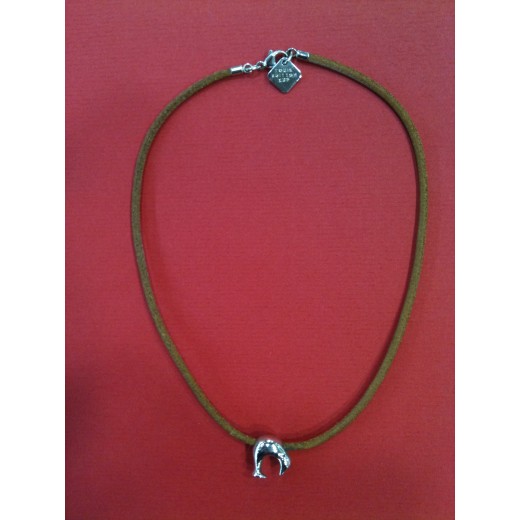 Collier Louis Vuitton en cuir avec pendentif