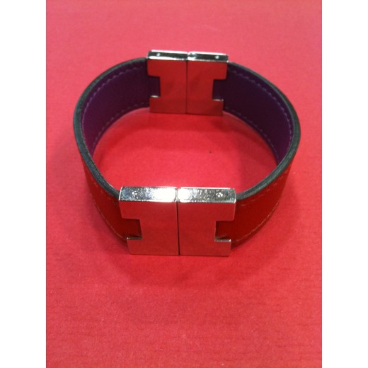 Bracelet Hermès en cuir réversible violet/ rouge