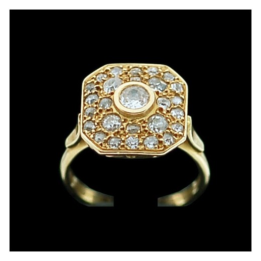 Bague moderne octogonale en or et diamants