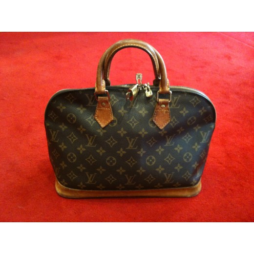 Sac Vuitton Alma avec grande bandoulière