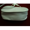 Sac Hermès en cuir blanc porté épaule