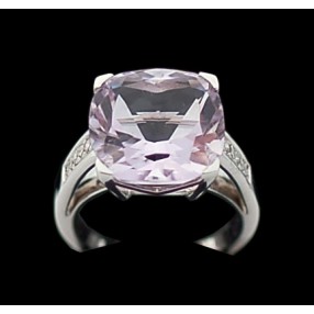 Bague Mauboussin Gueule d'Amour en or, diamants et rose de France