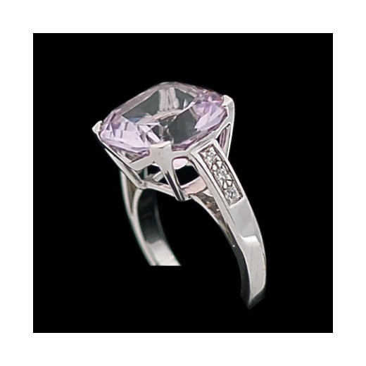 Bague Mauboussin Gueule d'Amour en or, diamants et rose de France