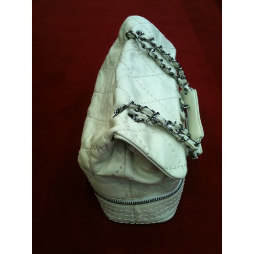 Sac Chanel en agneau matelassé écru