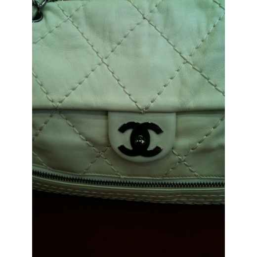 Sac Chanel en agneau matelassé écru