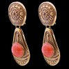 Boucles d'oreilles anciennes en or et corail