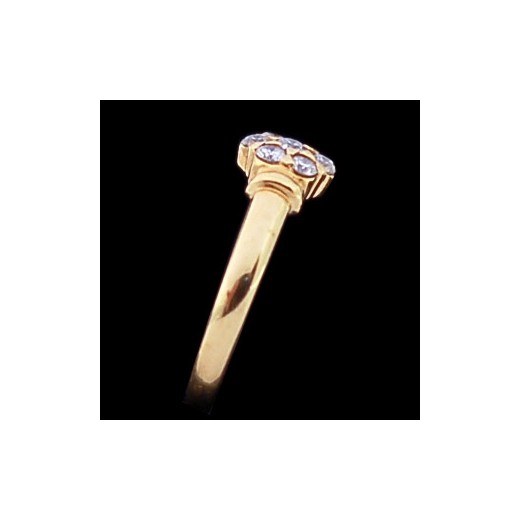 Bague moderne marguerite en or et diamants