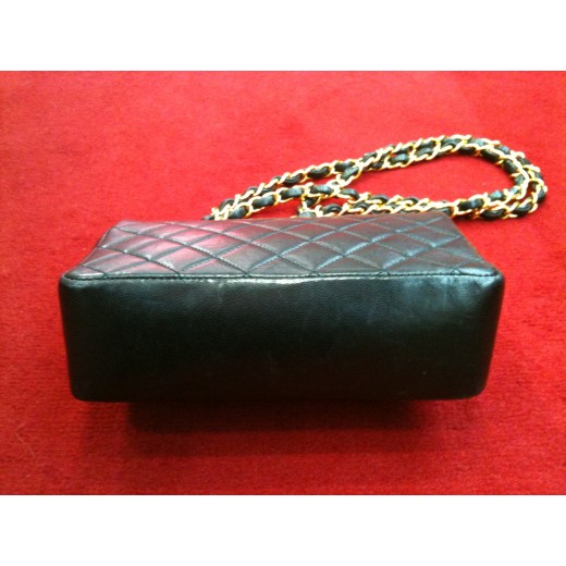 Sac Chanel classique PM  à rabas en agneau matelassé