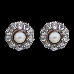 Boucles d'oreilles anciennes en or, argent, diamants et perles