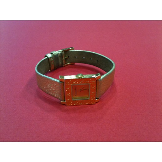 Montre Christian Dior en plaqué or.