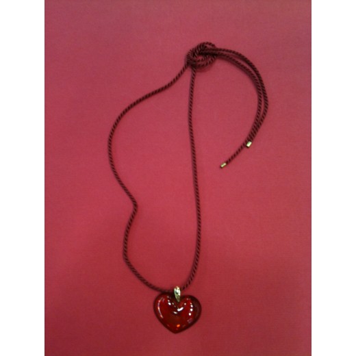 Pendentif Lalique Tendre Coeur rouge en cristal avec cordon