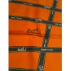 Carré Hermès Ruban orange en soie