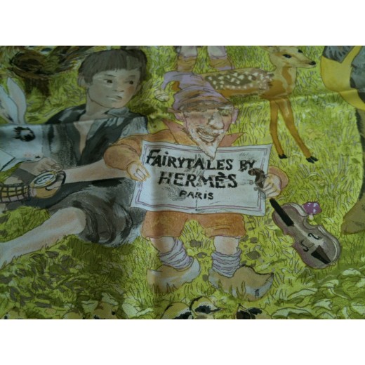 Carré Hermès Fairytales by Hermès en soie