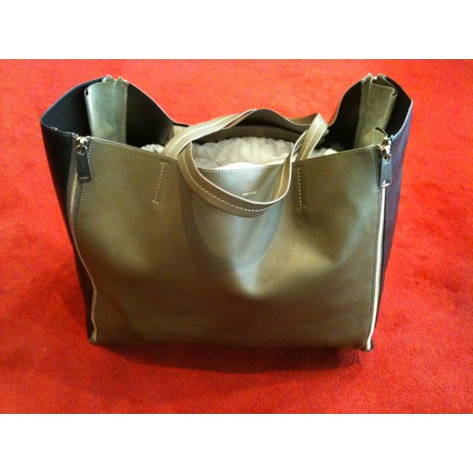 Sac cabas Céline en cuir kaki et noir