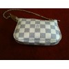 Mini Pochette Accessoires Louis Vuitton en toile damier