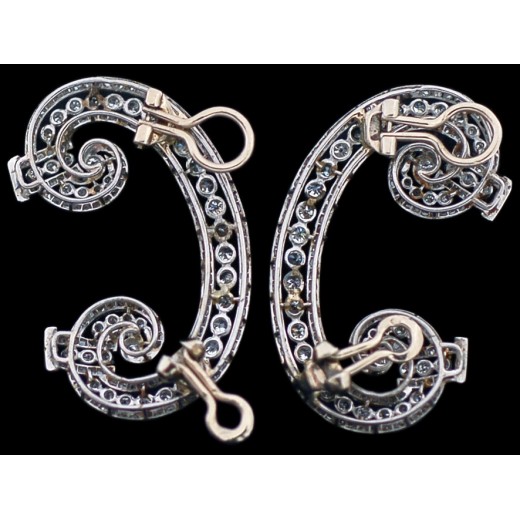Boucles d'oreilles anciennes en or et diamants