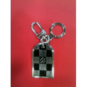 Porte clés Louis Vuitton graphite en acier