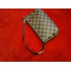 Pochette Louis Vuitton accessoire