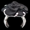 Bague Chanel Camélia en or et onyx