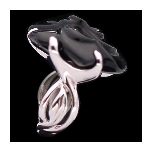Bague Chanel Camélia en or et onyx