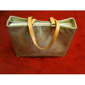 Sac Louis Vuitton en cuir vernis monogram beige