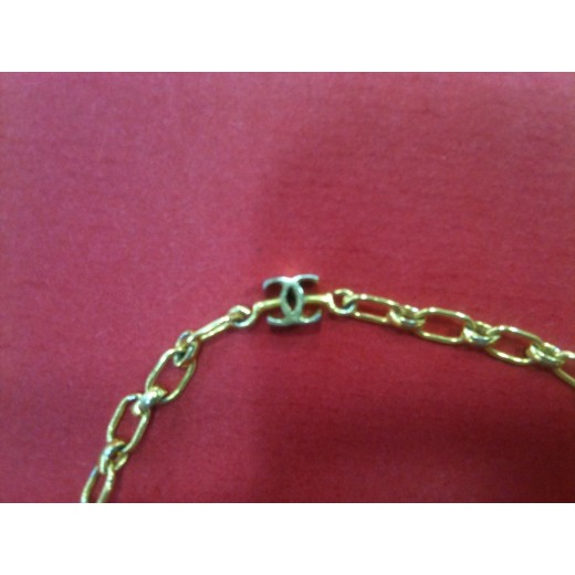 Bracelet Chanel en métal doré