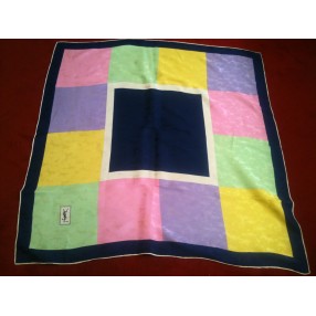 Foulard Yves Saint Laurent en soie