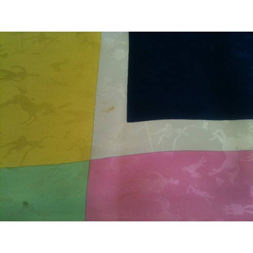 Foulard Yves Saint Laurent en soie