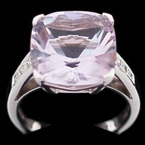 Bague Mauboussin Gueule d'amour en or, rose de France et diamants