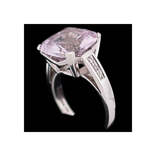 Bague Mauboussin Gueule d'amour en or, rose de France et diamants